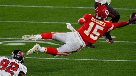 For decades, people expected N.F.L. quarterbacks to play a certain way. Now the old style is exploding — and the Chiefs-Eagles Super Bowl will show how..