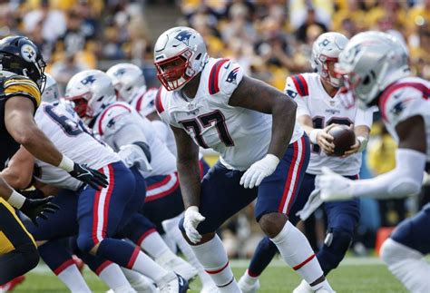 Patriots, OT Trent Brown reportedly agree to added contract incentives