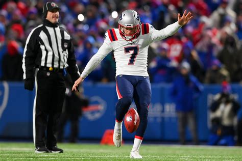 Patriots’ free agent All-Pro punter visiting with Dolphins