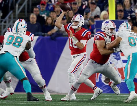 Patriots can’t finish comeback, fall to Dolphins in 24-17 heartbreaker