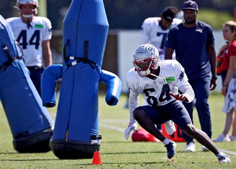 Patriots extra points: Undrafted rookie learning second new position