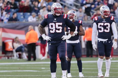 Patriots place DL Daniel Ekuale on IR, release William Hooper from practice squad
