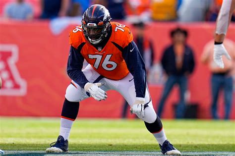 Patriots reportedly signing Broncos O-lineman to 2-year deal