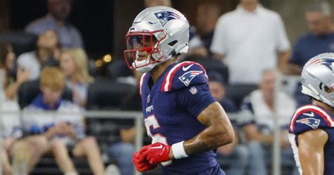 Patriots rookie Christian Gonzalez reportedly suffers separated shoulder in loss to Cowboys