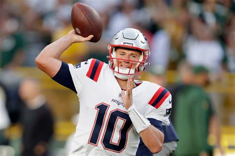 Patriots start first-team offense and defense in preseason vs. Packers
