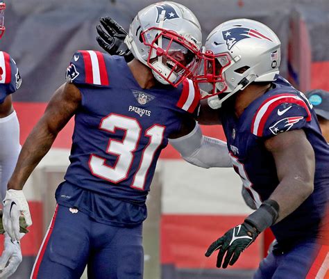 Patriots-Dolphins injury report: Pats defensive back hurt Thursday, could affect Tyreek Hill plan