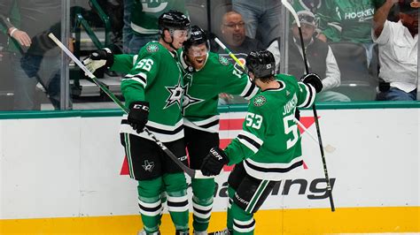 Pavelski’s OT goal gives Stars 5-4 win after allowing 3 short-handed tallies to Flyers