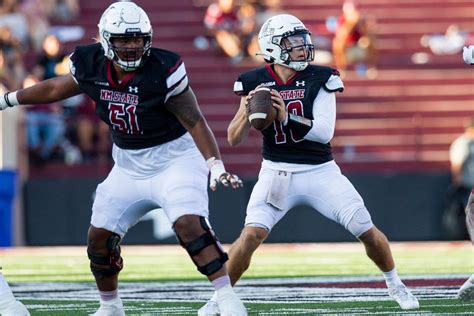 Pavia leads New Mexico State to 34-17 victory over FIU