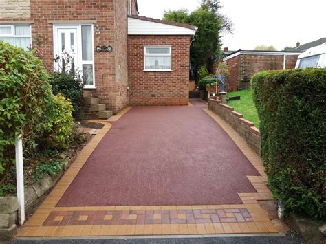 Paving driveway. Driveway paving. Your paving contractor will first remove any current driveway surface and make sure the land is even, properly graded and that the base soil or surface is compacted. Crushed rock is then poured onto the base material and packed in tightly. Asphalt is then applied and compacted with a heavy roller machine, which makes it … 
