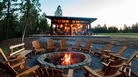 Paws up montana. the green o, a sophisticated Montana woodland hideaway resort featuring luxury tree houses, is the ideal destination for romantic getaways in Montana. 