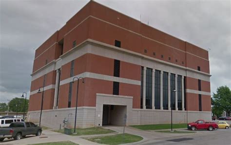 Phone: Physical Address: 723 South Lewis. Stillwater, OK 74076. Every year Payne County law enforcement agencies arrest and detain 8,940 offenders, and maintain an average of 447 inmates (county-wide) in their custody on any given day. . 