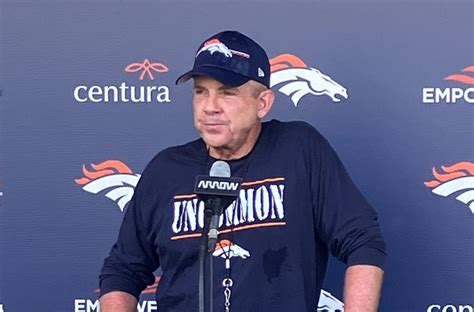 Payton apologizes for publicly bashing former Broncos head coach