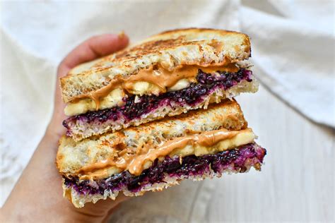 Sep 17, 2021 ... Tips for meal prepping PB&J · Use a firm type of sliced bread. Some breads can be very airy, which may lead to peanut butter and jam oozing out .... 