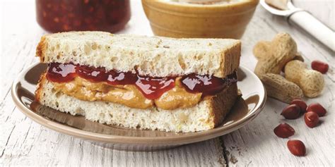 Pbnj - As we mentioned earlier, the number of calories will vary depending on the type and amounts of bread, peanut butter, and jelly you decide to use. In a standard PB&J with two slices of bread, 2 tablespoons of peanut butter, and 1 tablespoon of jelly, your sandwich will clock in at 378 calories.