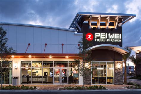 Peí wei. At Pei Wei Asian Express, located at the Food Court in Charlotte, North Carolina’s Southpark Mall, we use fresh ingredients to craft entrées with bold flavors. Look for the Dick’s Sporting Goods. Enter the food court mall entrance on the left, go inside and Pei Wei Express will be on the left next to Showmar and across from the Chick-Fil-A. 