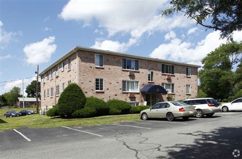 Peabody apartments for rent. Serving Peabody, Danvers, Beverly and other North Shore communities on Cape Ann, our property offers all the conveniences of apartment living surrounded by numerous options for shopping, dining, entertainment and other vital community services. 