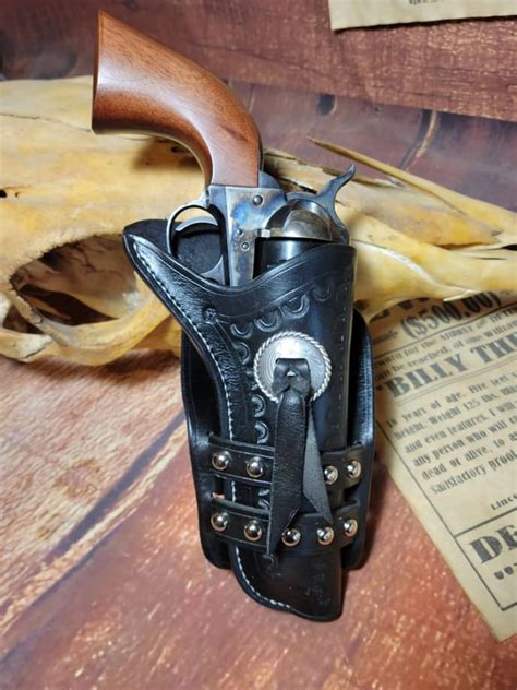 Peacemaker holster. .  3 days ago · Peacemaker Season 3 has received ...