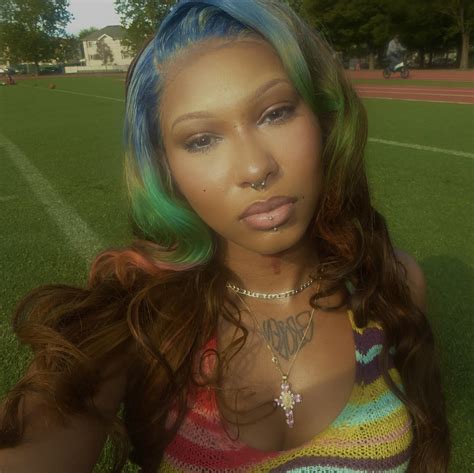 Peachy-Shy Leaks (SEX) 170 Vids