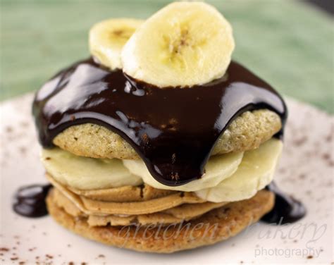 Peanut Butter Banana Whoopie Pies - Gretchen