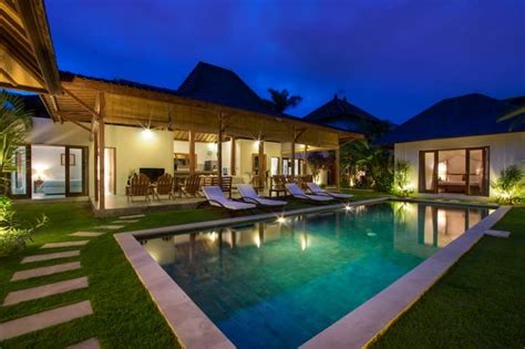 Pearl of Bali Villa in the Center of Oberoi - Airbnb