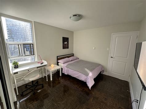 Pearson Housing St Patrick Street, one of the leading student accommodations in Toronto, has everything you need for university life according to your preferences, offering various student-friendly en suite rooms and studio apartments.. 