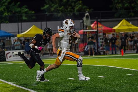 Peasley’s 3 TD passes lead Wyoming in 42-9 rout of Hawaii