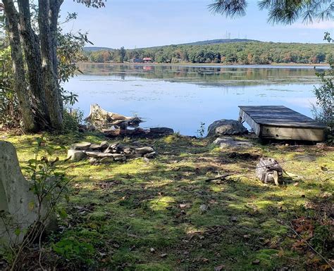 Pecks Pond, Pennsylvania Go Fishing, Boating or Take a Vacation