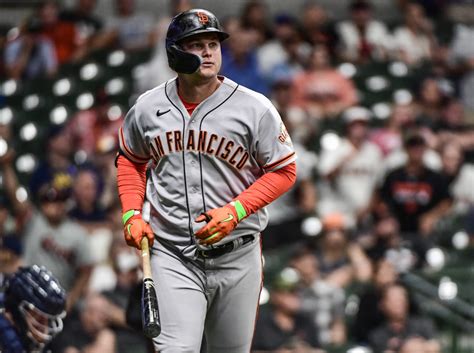 Pederson leads Giants against the Cardinals after 4-hit game