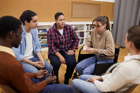 A quick look at the best online schizophrenia support groups. Best for students: Students with Psychosis. Best online space: Schizophrenia Spectrum Support. Best for peer-to-peer support .... 