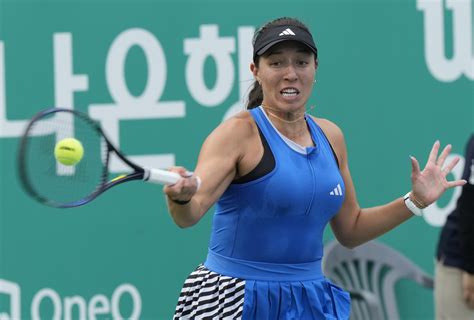 Pegula beats Yuan to claim Korea Open title