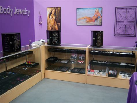 Peircing shops. Experts in belly button piercings, lip and tongue piercing and all other body piercing at our salon in Hanley, Stoke-on-Trent. 