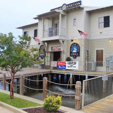 Pelican cove grill ridgeland. Pelican Cove Grill: Dive Bar - See 42 traveler reviews, 17 candid photos, and great deals for Ridgeland, MS, at Tripadvisor. 
