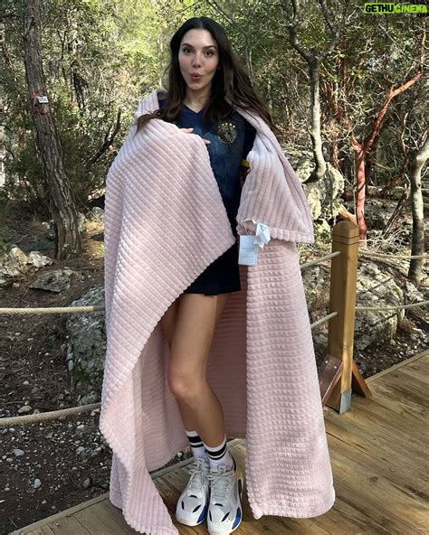 Pelin Uluksar Biyografya.