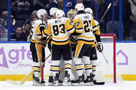 Penguins goalie Jarry scores into empty net in 4-2 victory over Lightning
