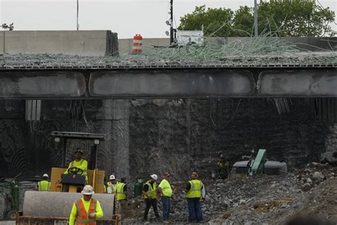 Penn. using tons of recycled glass to rebuild collapsed I-95
