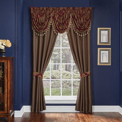 The 63" and 84" panels are finished with a scalloped edge on all four sides and all valances and caf̩ curtains have a rod pocket on the top edge. Throw it over a contrasting fabric to create a beautiful lace table cloth. All Madras lace curtains are 100% cotton and should be dry cleaned, warm washed by hand or machine washed on a gentle cycle.. 