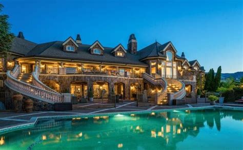 The famed Pennington Mansion sits upon an enchanting 14-acre plot on a high plateau in southwest Reno. The majestic home has unrivaled city views and unique privacy. Enjoy spectacularly manicured grounds with statues, a grand fountain and in-ground pool and spa, with expansive terrace.. 