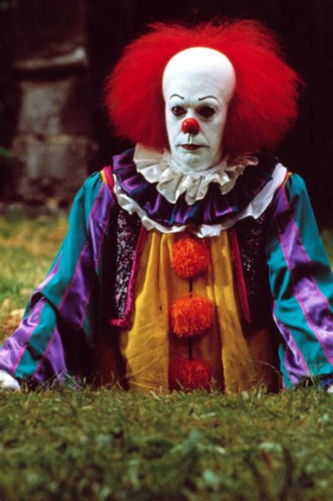 Pennywise 1990 movie. IT - Pennywise Dance and The Dead Lights 