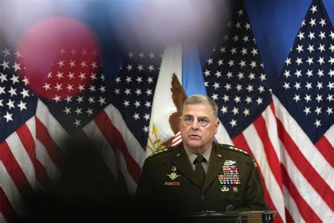 Pentagon’s Secret Service Trawls Social Media for Mean Tweets About Generals