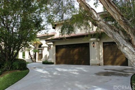 People Living at 24965 Ariella Dr Calabasas CA