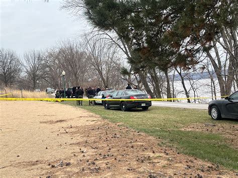Peoria police respond to body found in Illinois River