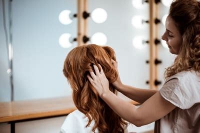 Perücken gegen Alopezie: Ihr Weg zu neuem Haarvertrauen