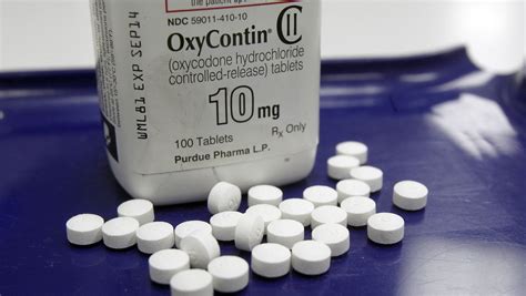 Percocet 10 44175. Percocet has an average rating of 8.6 out of 10 from a total of 235 ratings on Drugs.com. 85% of reviewers reported a positive effect, while 6% reported a negative effect. Fentanyl has an average rating of 7.9 out of 10 from a total of 430 ratings on Drugs.com. 73% of reviewers reported a positive effect, while 11% … 
