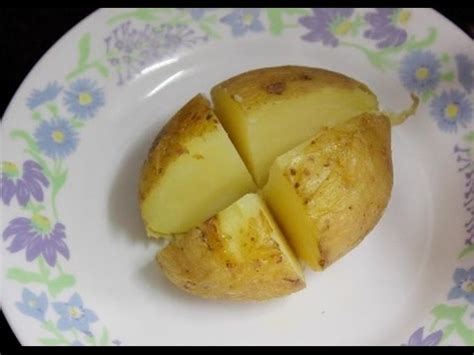 Perfectly cooked Microwave Jacket Potato in 5 minutes! Quick ... - YouTube