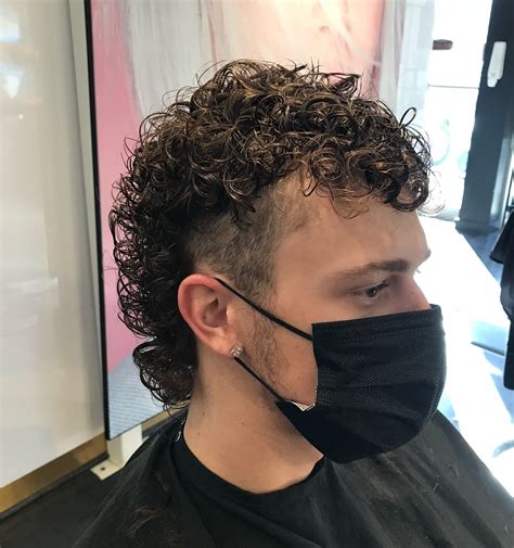 Using partial or full wigs to create a perm-like effect or coaxing natural curls to their fullest, hairstylist James Pecis tweaked the new mullet's proportions to suit each girl's face for a .... 