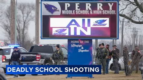 Perry iowa news. Jan 4, 2024 · Police respond to Perry High School in Perry, Iowa., Thursday, Jan. 4, 2024. Police say there has been a shooting at the city's high school.(AP Photo/Andrew Harnik) Copy article link 