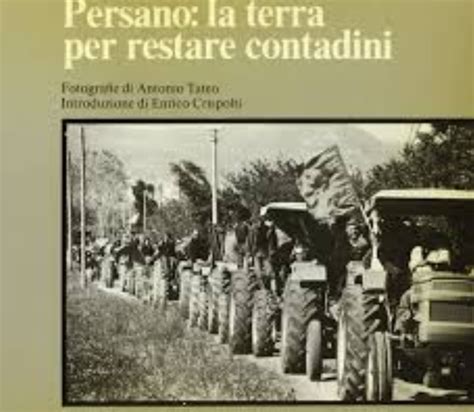Persano, la terra per restare contadini. - Field guide to the larger mammals of africa by chris stuart.