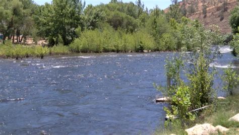 Person dies after falling from a raft in the Kern River; 4 others rescued