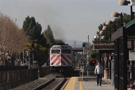 Person struck and killed by Caltrain in Mountain View