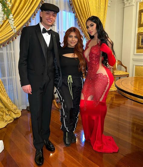 Peso pluma girlfriend jailyne ojeda. Whether or if Peso Pluma has a girlfriend named Becky G remains a mystery. More than only Becky G and Jailyn Ojeda are connected to him. The intriguing rumors surrounding the love life of the talented Peso Pluma are proof of this. ... Becky G, and Jailyne Ojeda, according to rumors in the music industry. Peso Pluma and Becky G … 